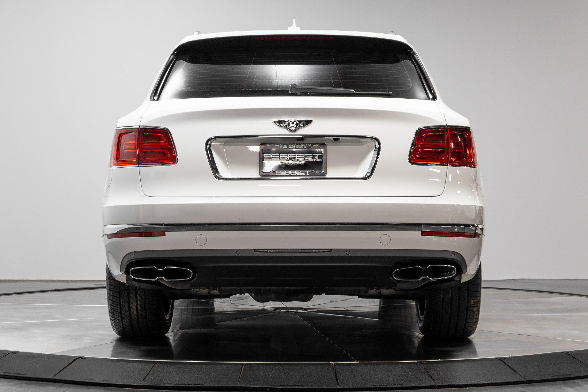 Used 2019 Bentley Bentayga image 40