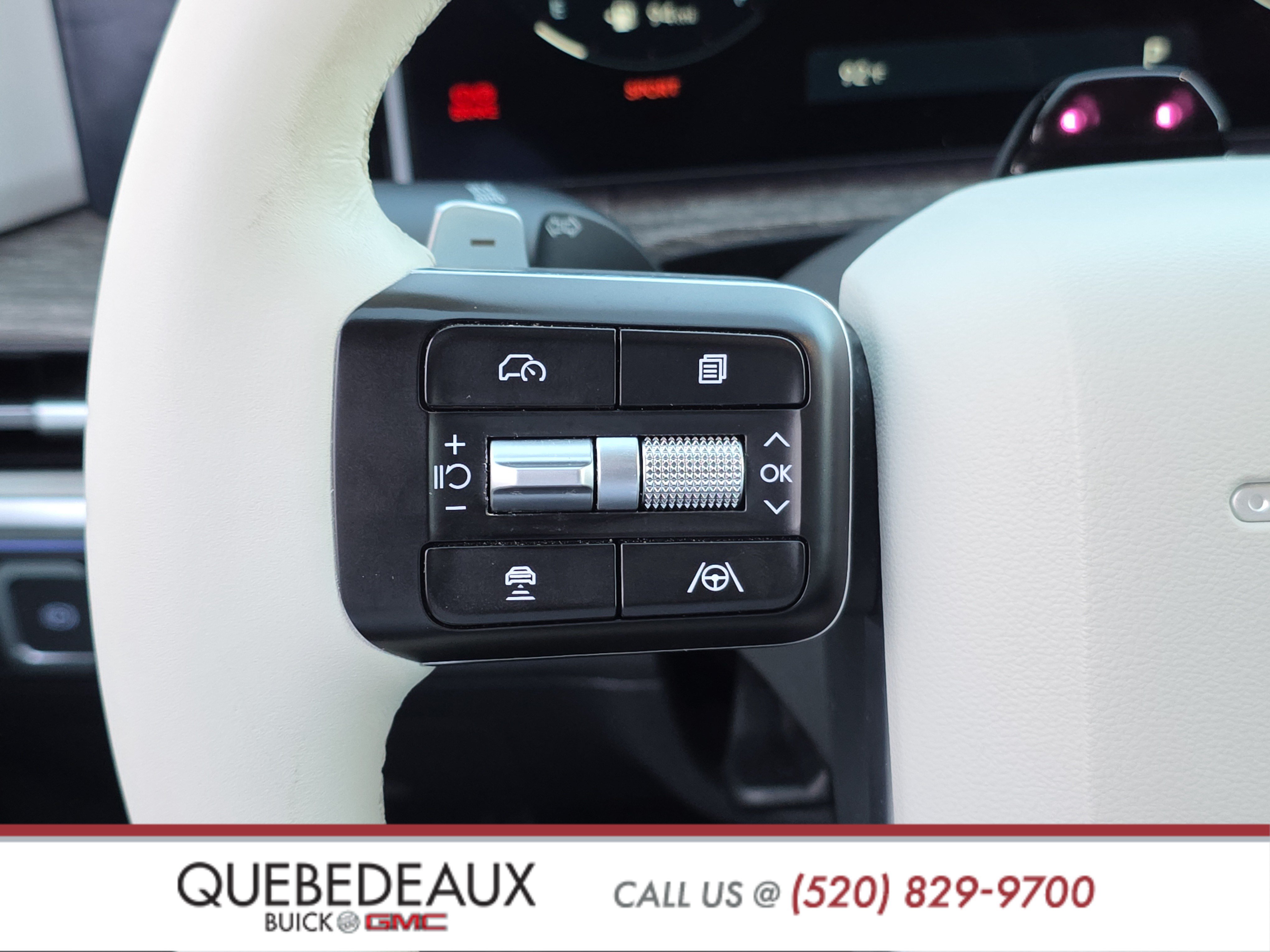 Used 2025 Hyundai Santa Fe Limited FWD image 17