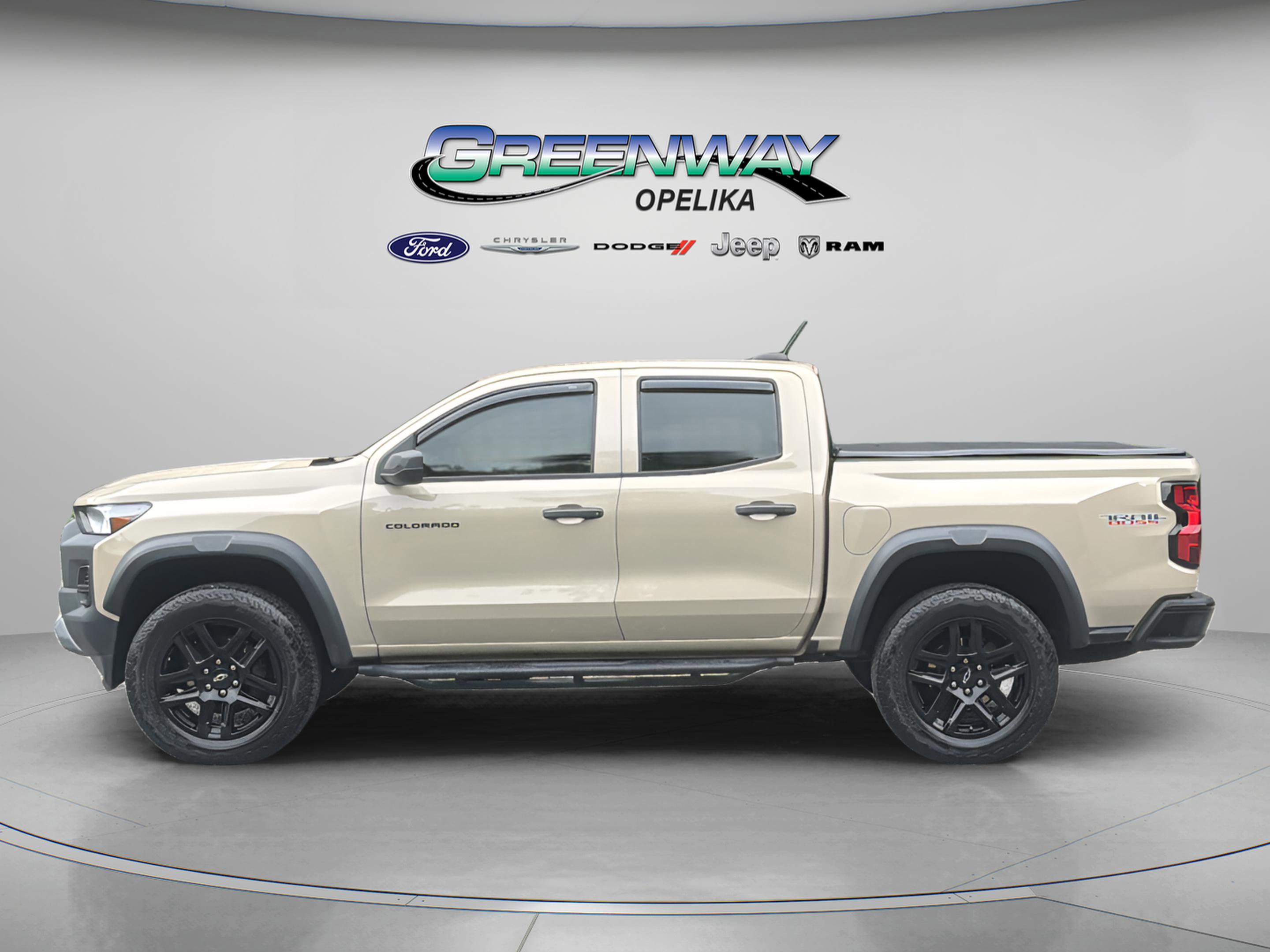 Used 2023 Chevrolet Colorado Trail Boss w/ Advanced Trailering Package AWD/4WD image 4