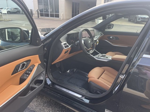 New 2025 BMW 330i xDrive Sedan w/ Convenience Package AWD/4WD image 10