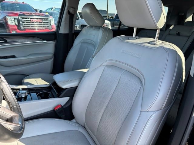 Used 2022 Jeep Grand Cherokee L Overland AWD/4WD image 13