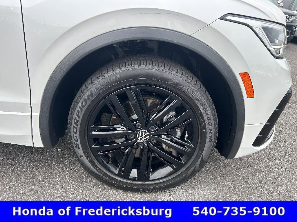 Used 2022 Volkswagen Tiguan SE R-Line AWD/4WD image 32