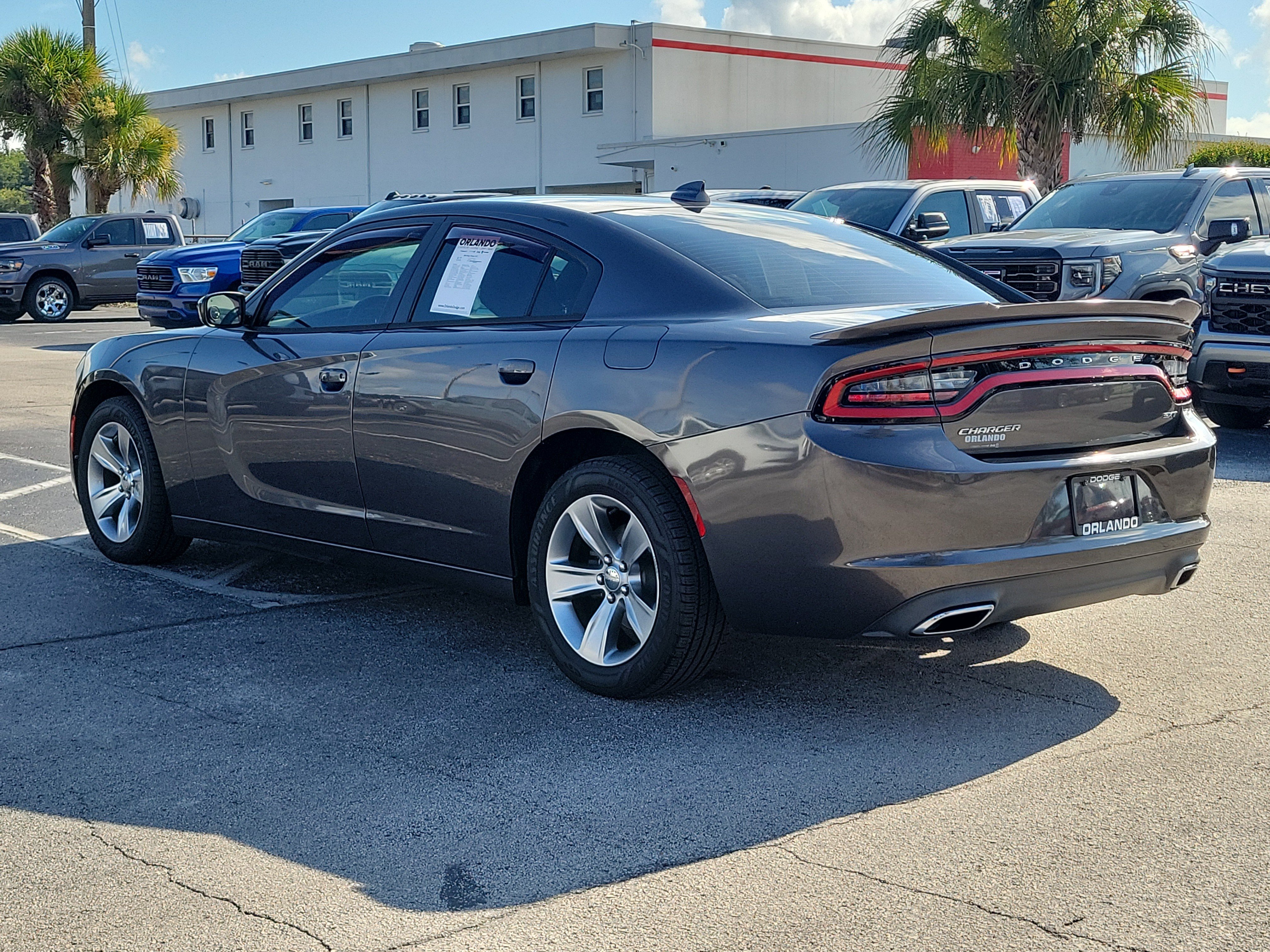 Used 2016 Dodge Charger SXT RWD image 5