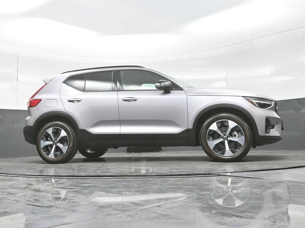 Used 2026 Volvo XC40 B5 Plus AWD/4WD image 23