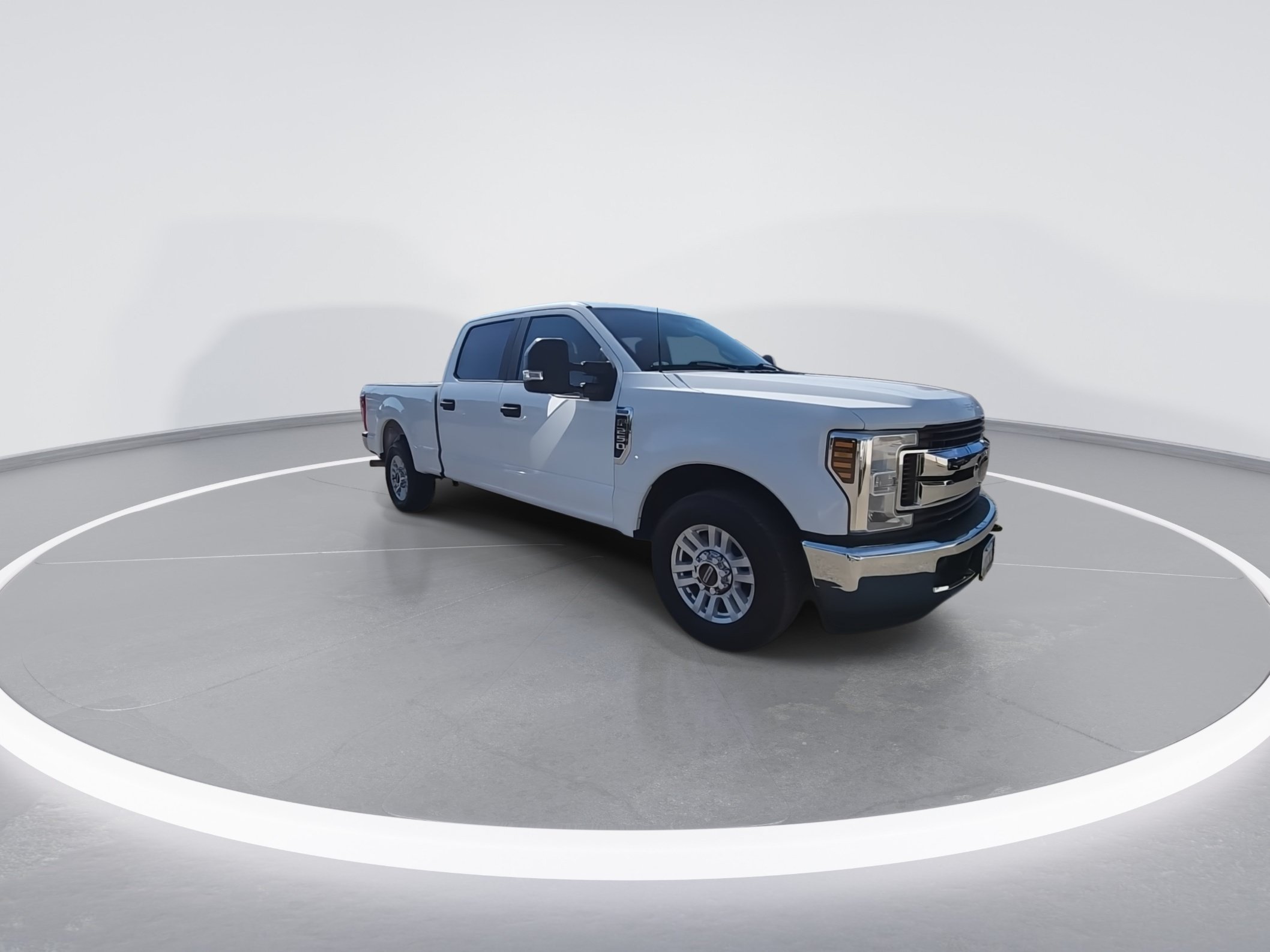 Used 2019 Ford F250 XL w/ STX Appearance Package RWD image 2