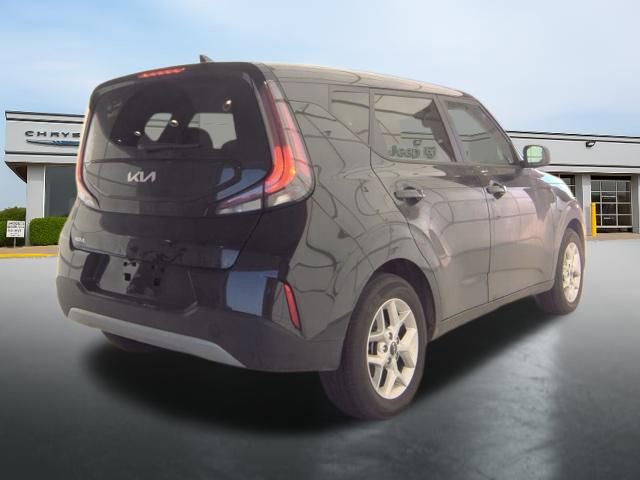 Used 2025 Kia Soul LX w/ LX Technology Package FWD image 8