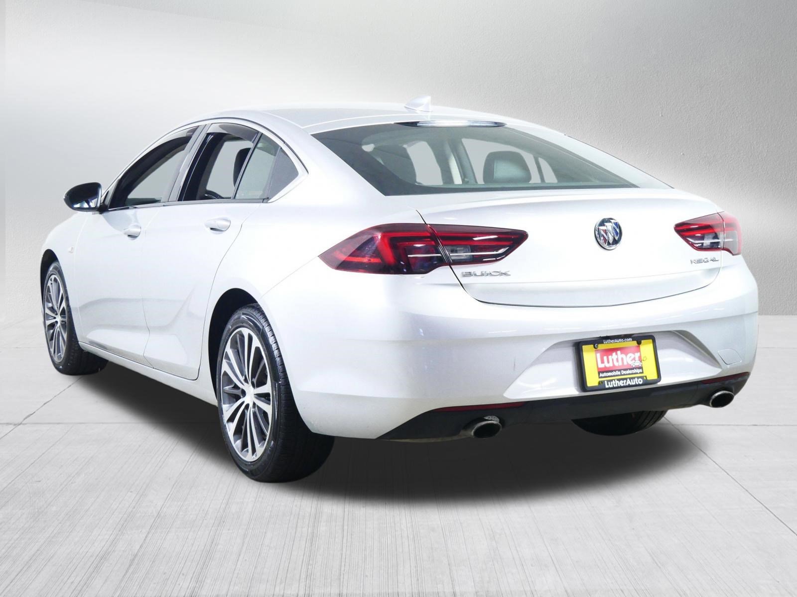 Used 2018 Buick Regal Essence image 5