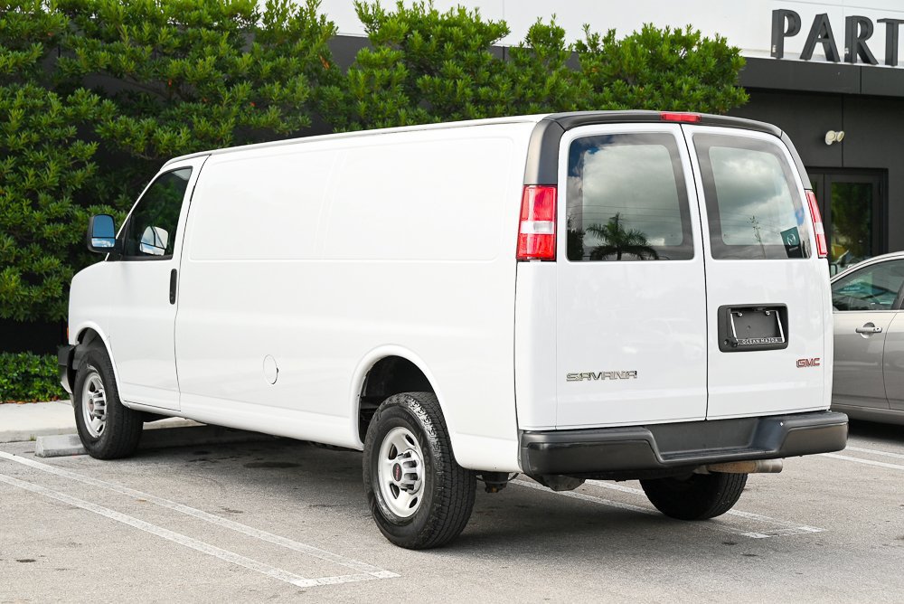 Used 2022 GMC Savana 3500 Extended w/ Driver Convenience Package RWD image 6