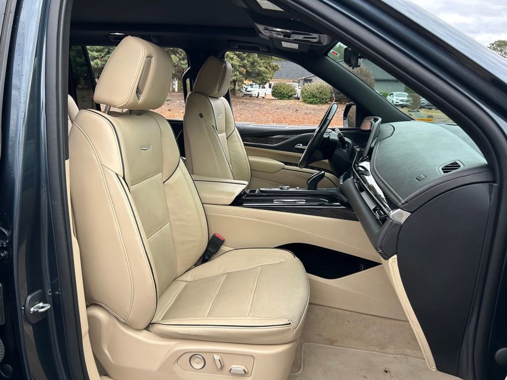 Used 2021 Cadillac Escalade ESV Premium Luxury w/ Driver Assist Tech Package image 50