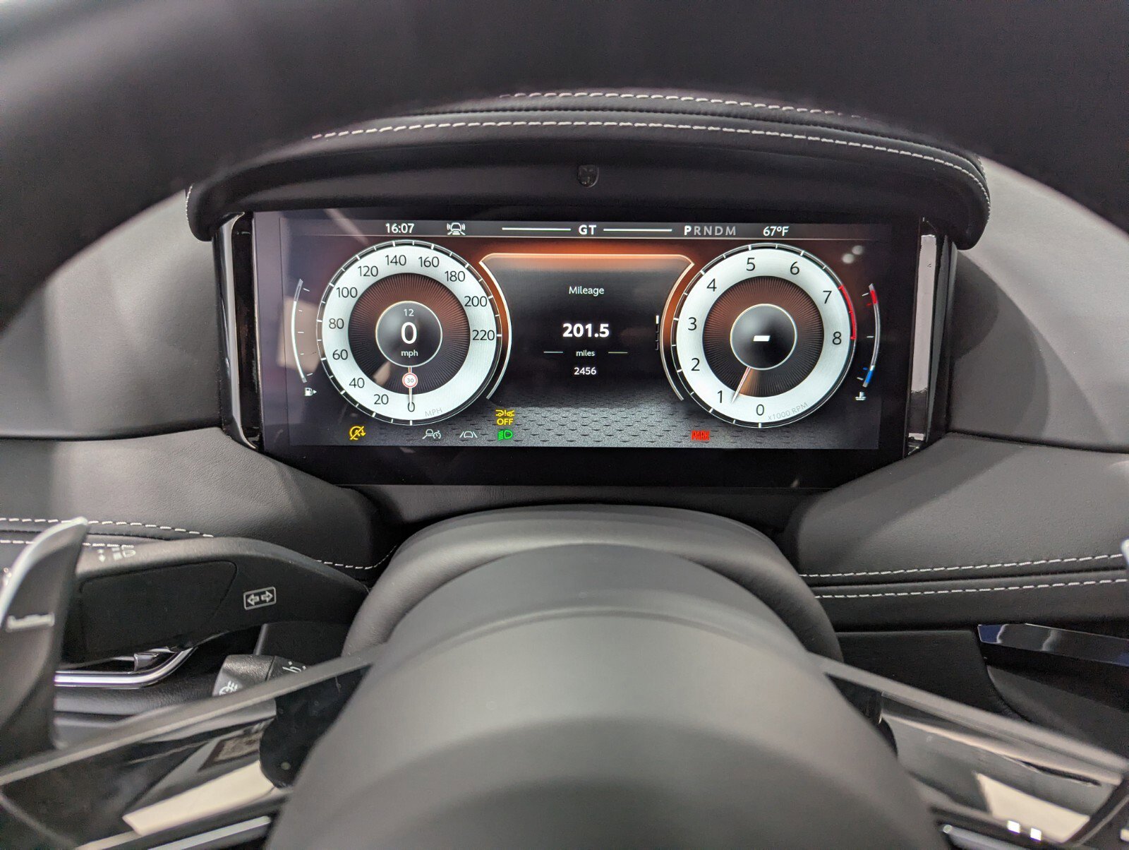 Used 2025 Aston Martin DB12 Coupe image 6