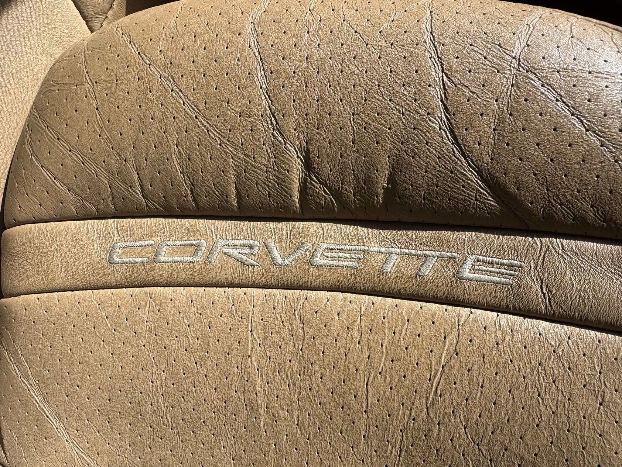 Used 2002 Chevrolet Corvette Convertible w/ Preferred Equipment Group2 image 10