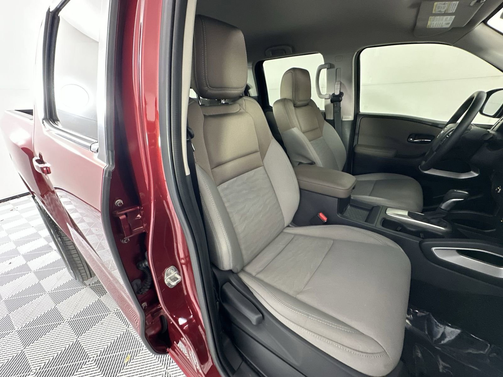 Used 2023 Nissan Frontier SV w/ Technology Package RWD image 26