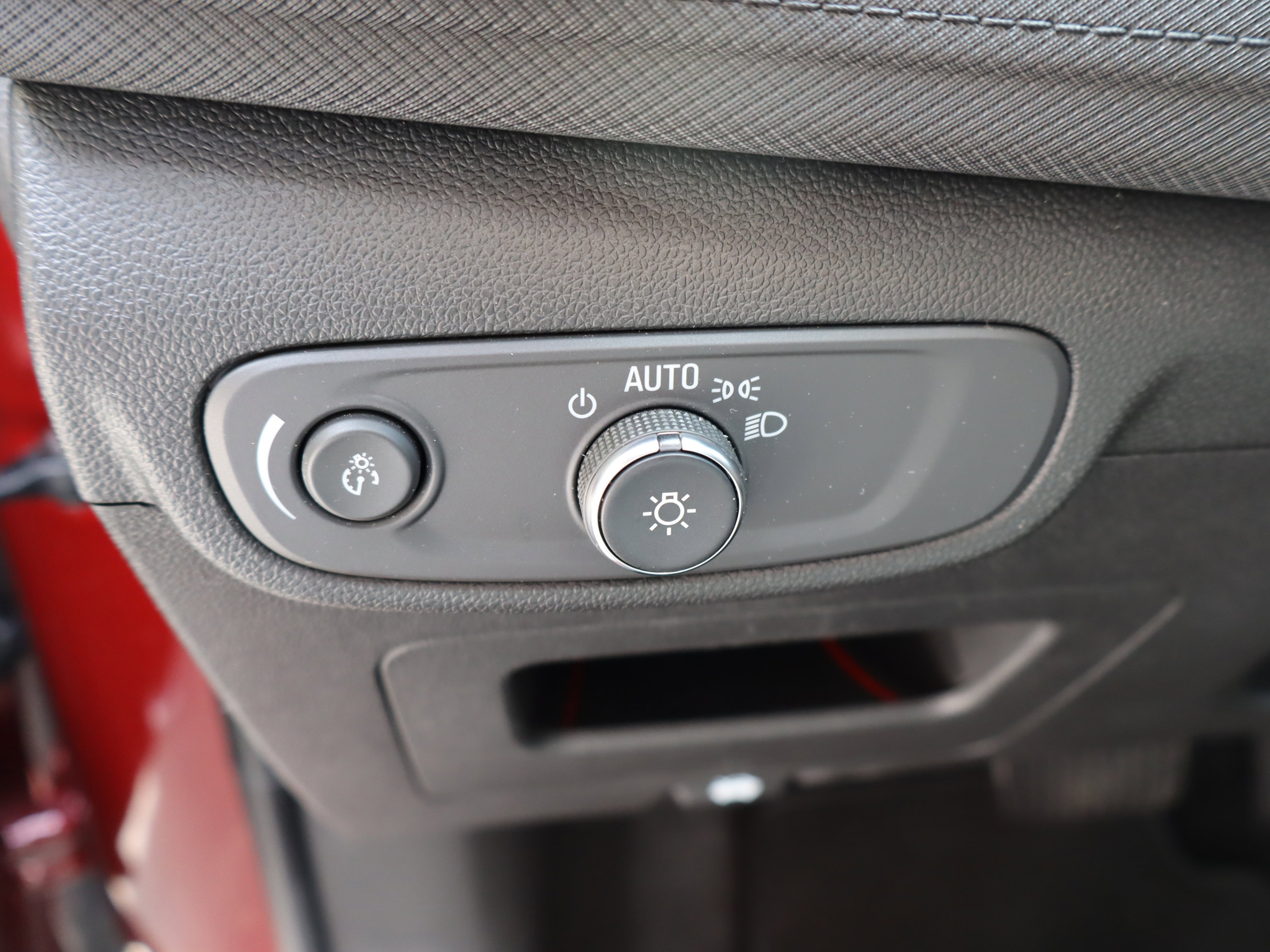 Certified 2025 Chevrolet TrailBlazer LT w/ Convenience Package image 18