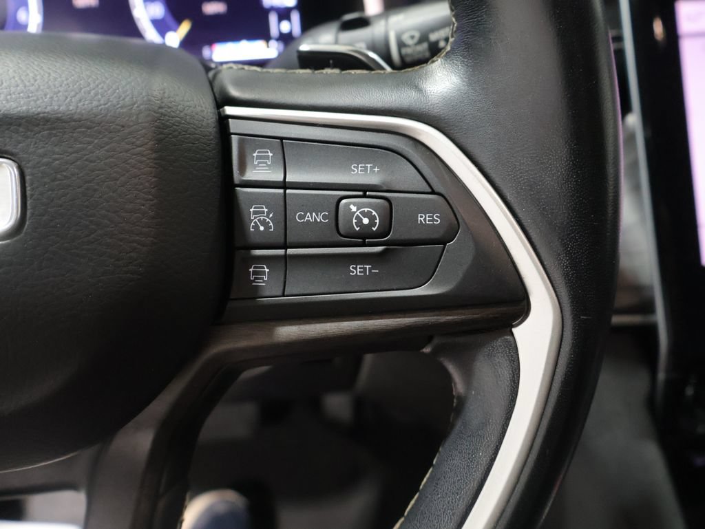 Used 2021 Jeep Grand Cherokee L Limited AWD/4WD image 40