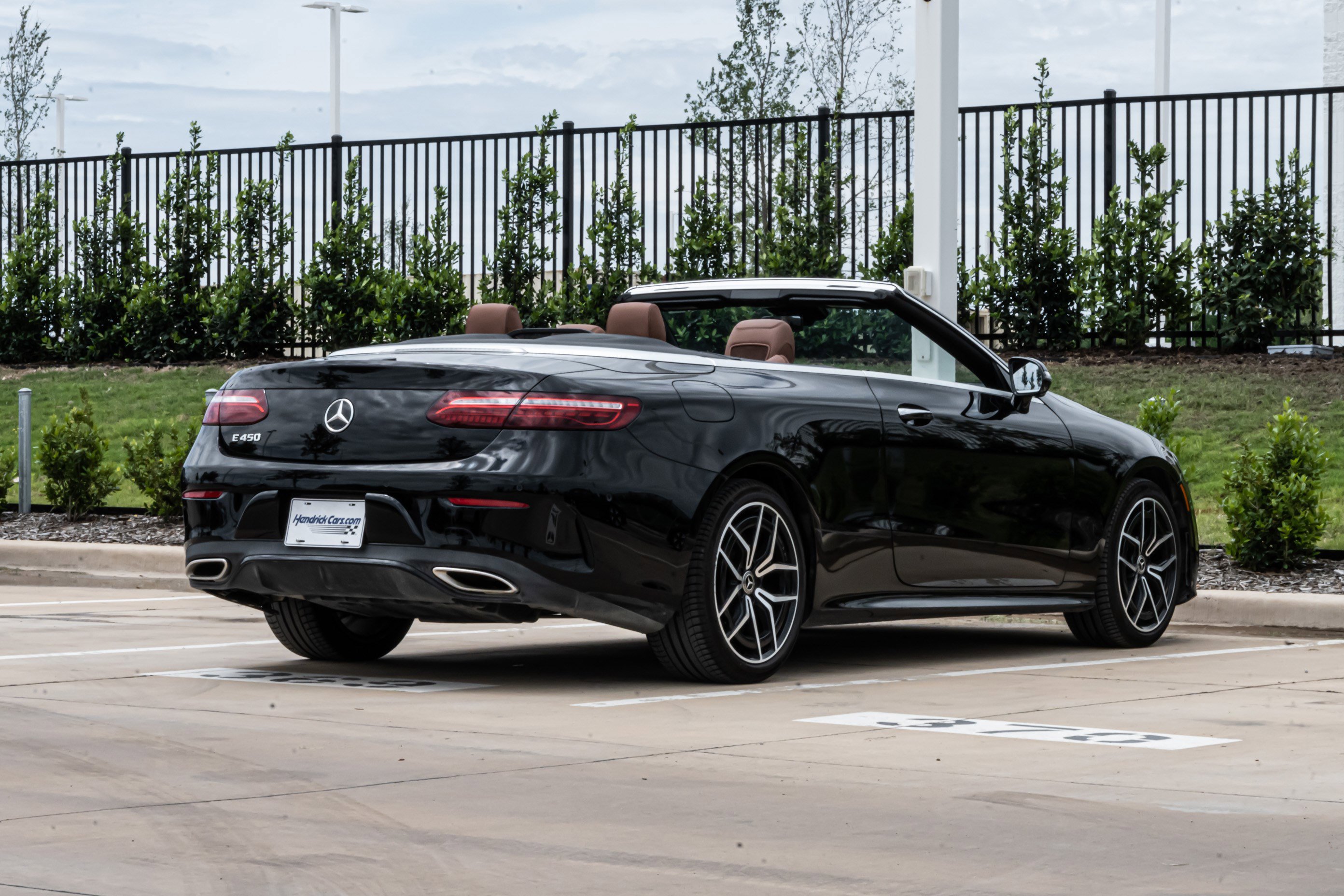 Used 2023 Mercedes-Benz E 450 Cabriolet image 9