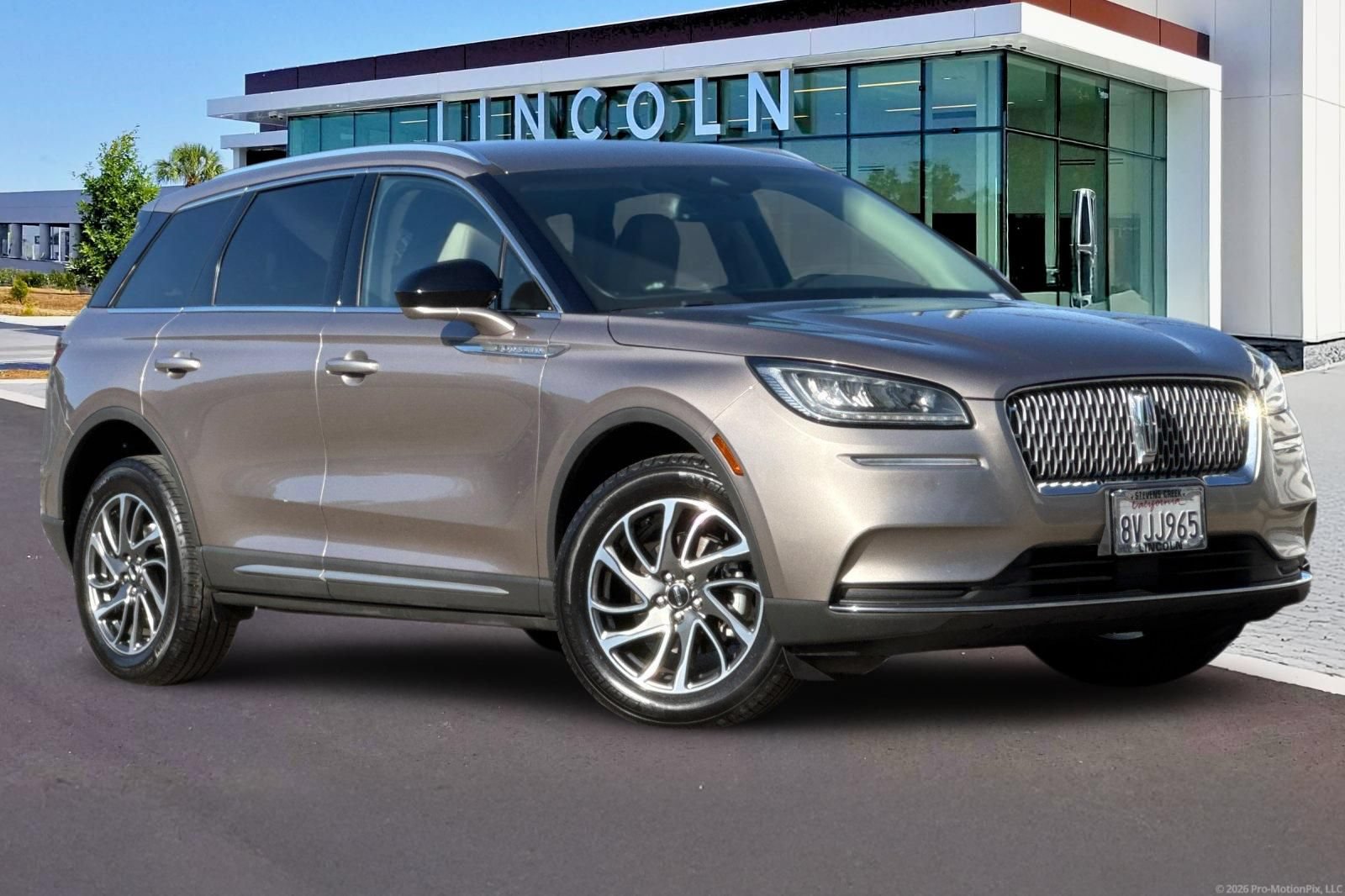Used 2021 Lincoln Corsair FWD w/ Equipment Group 101A image 2