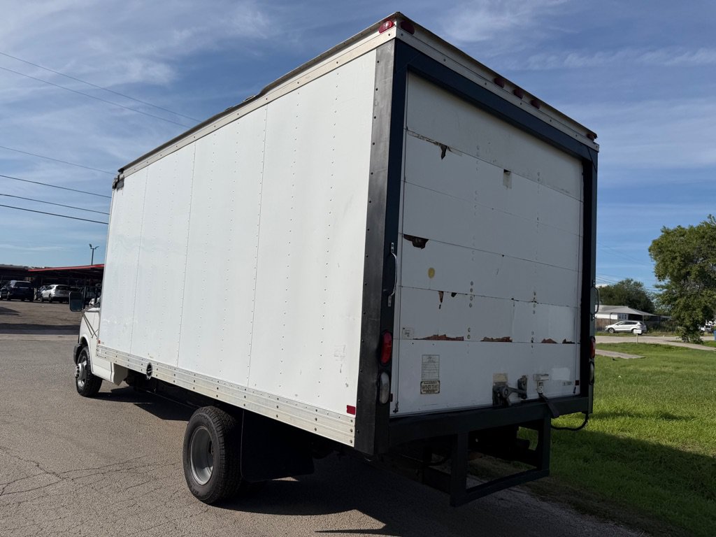 Used 2006 Chevrolet Express 3500 RWD image 12