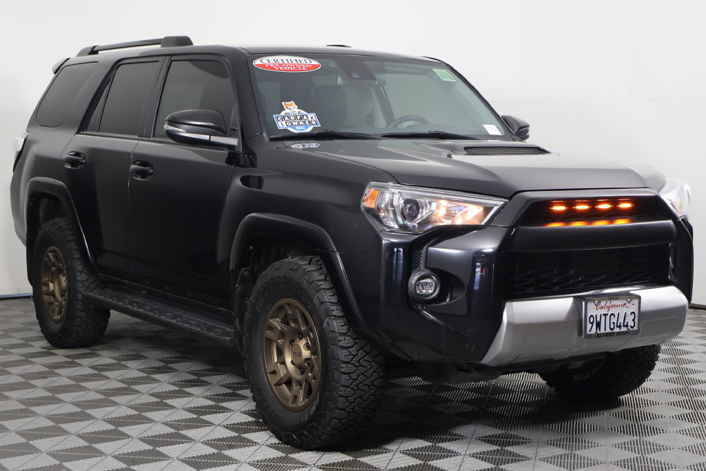 Used 2024 Toyota 4Runner TRD Off-Road Premium AWD/4WD image 3