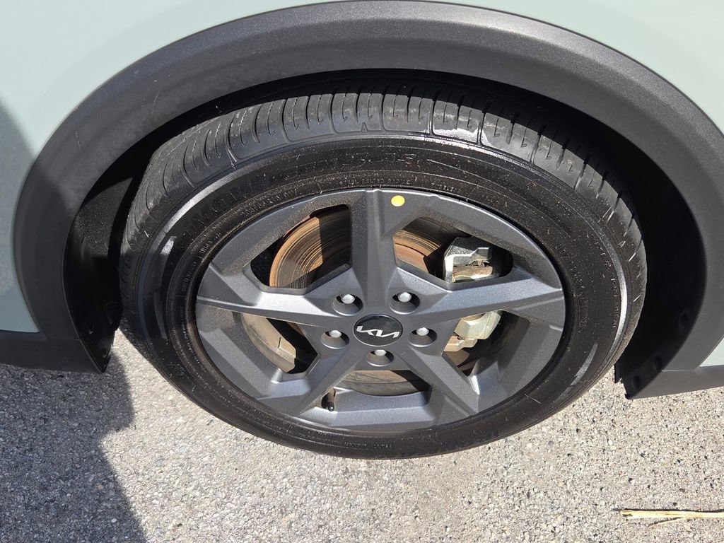 Used 2025 Kia K4 LXS image 16