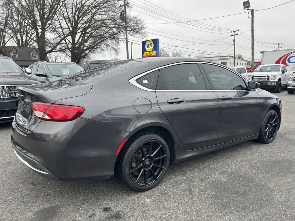 Used 2016 Chrysler 200 Limited image 5