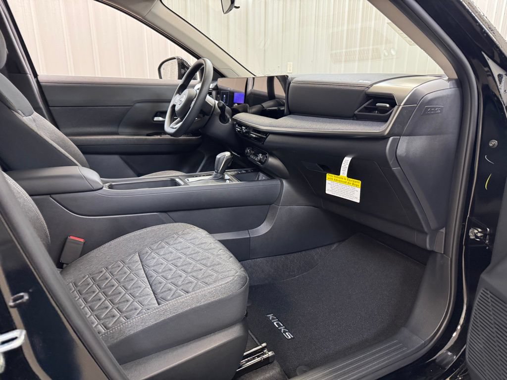 Used 2026 Nissan Kicks SV AWD/4WD image 23