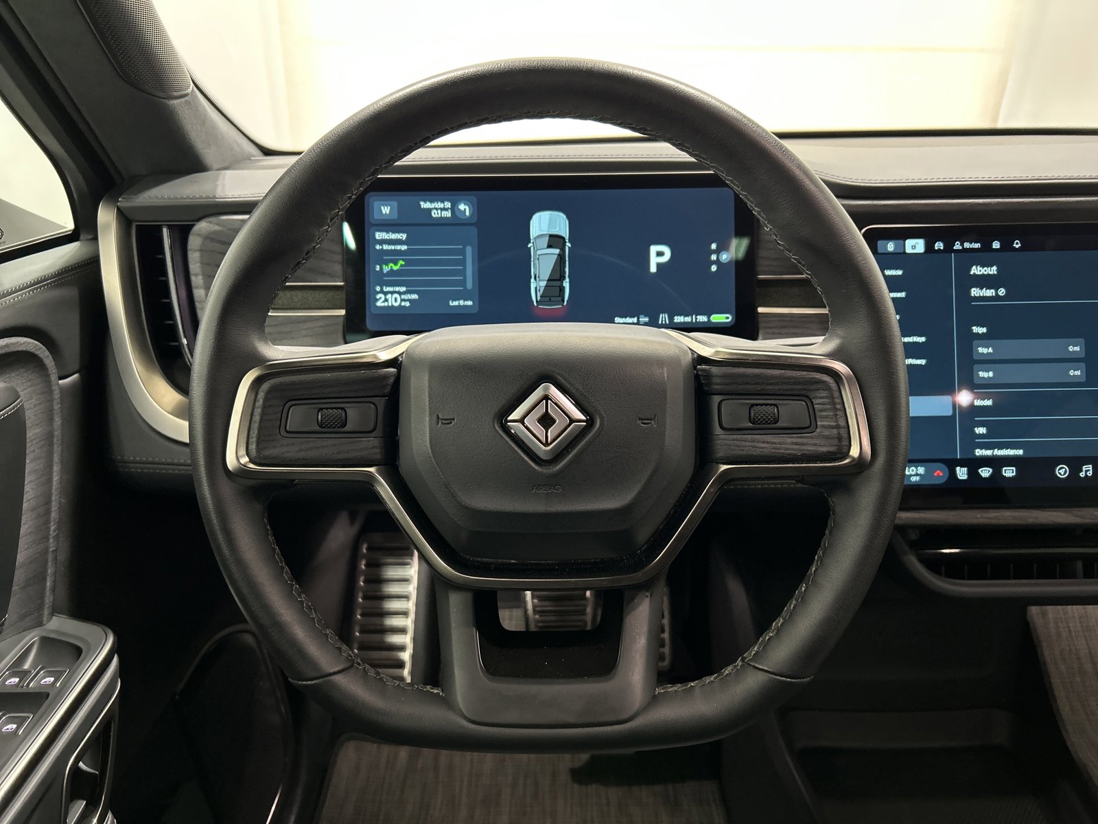 Used 2024 Rivian R1S Adventure AWD/4WD image 28