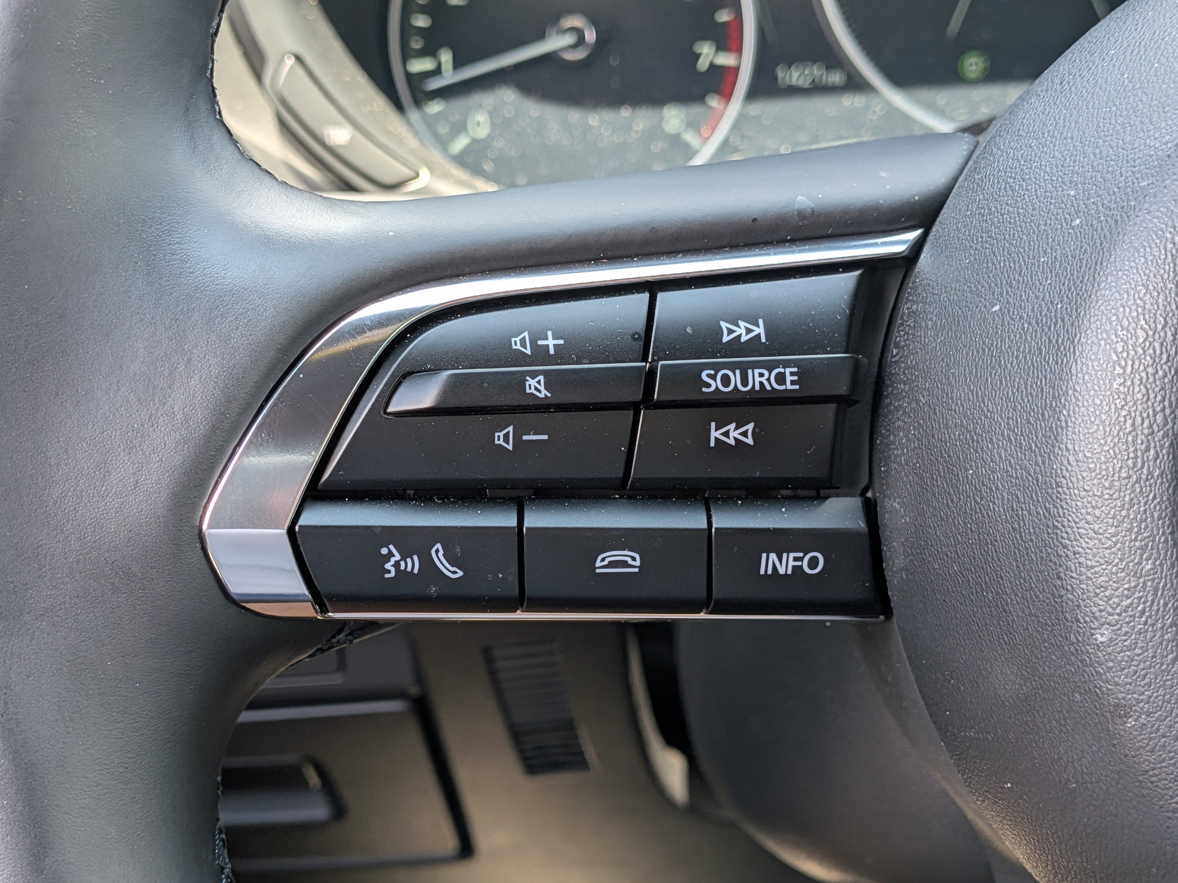 Used 2025 MAZDA MAZDA3 2.5 S Hatchback w/ Premium Pkg image 23