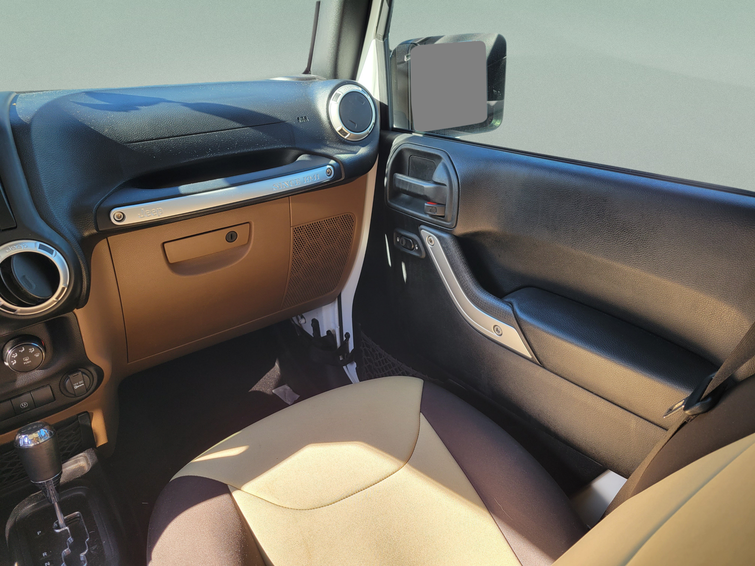 Used 2018 Jeep Wrangler Unlimited Sahara AWD/4WD image 10