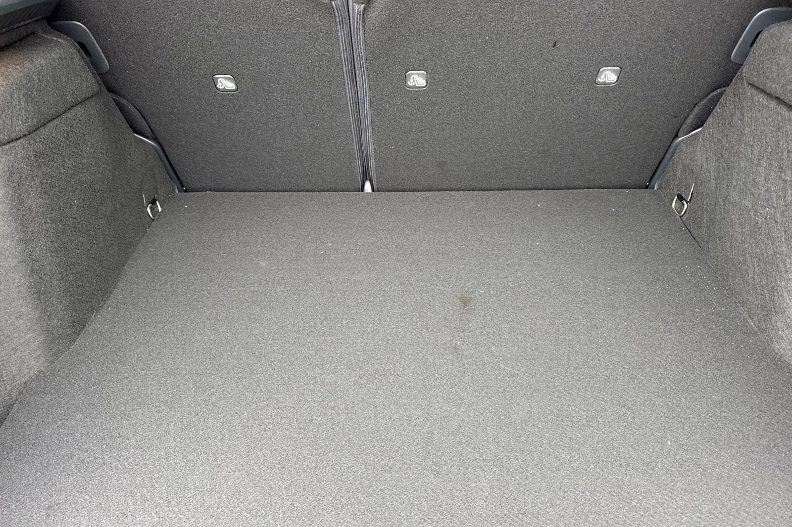 New 2025 Nissan Kicks S image 17