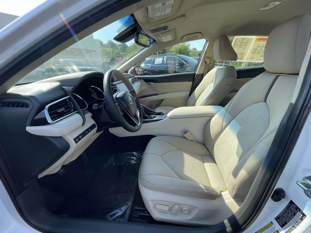 Used 2018 Toyota Camry LE w/ Convenience Package FWD image 17