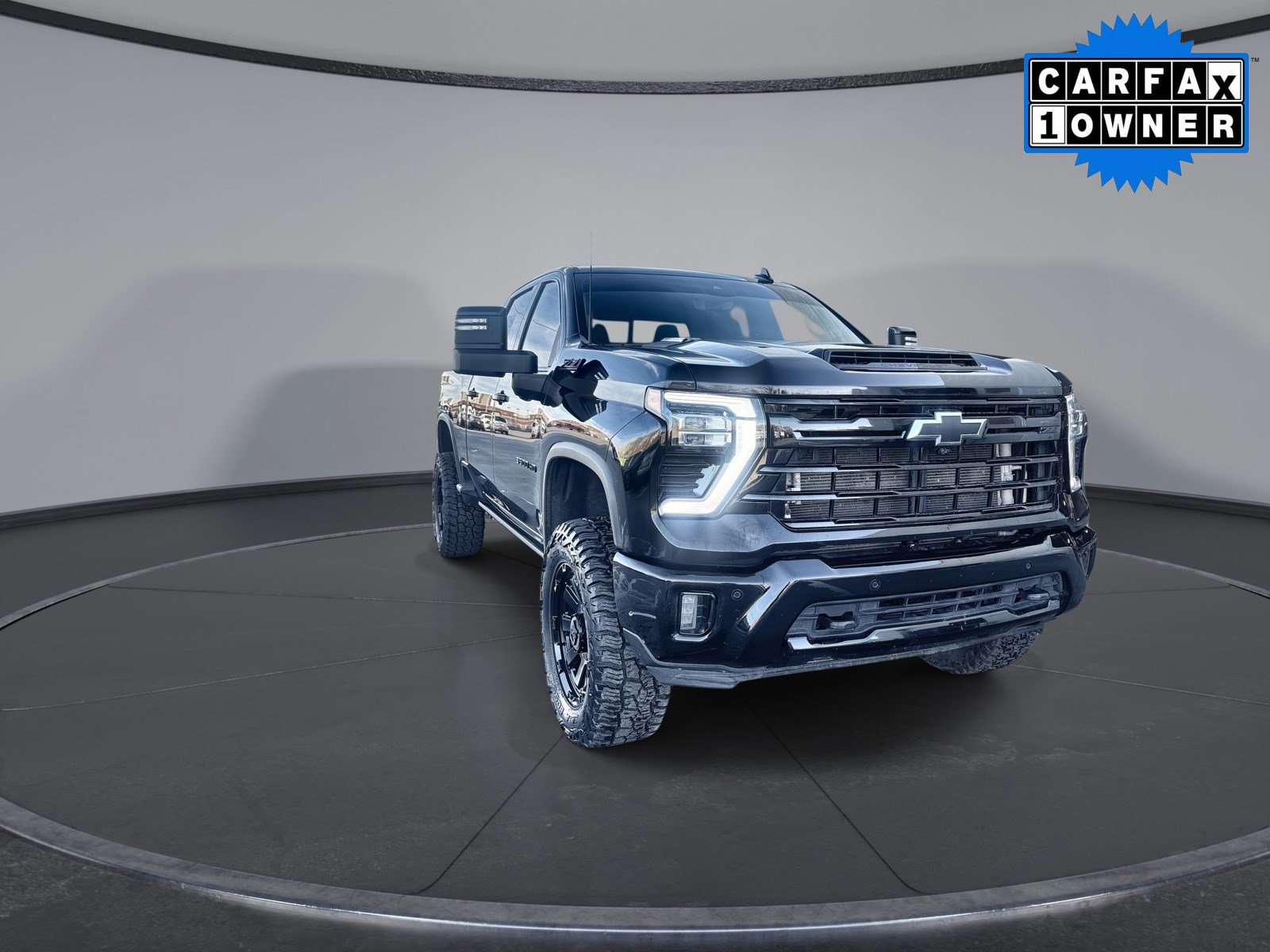 Used 2024 Chevrolet Silverado 3500 LTZ w/ LTZ Plus Package image 3