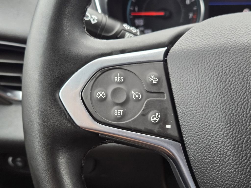 Used 2023 Chevrolet Traverse LT w/ Rear Camera Mirror Package FWD image 23
