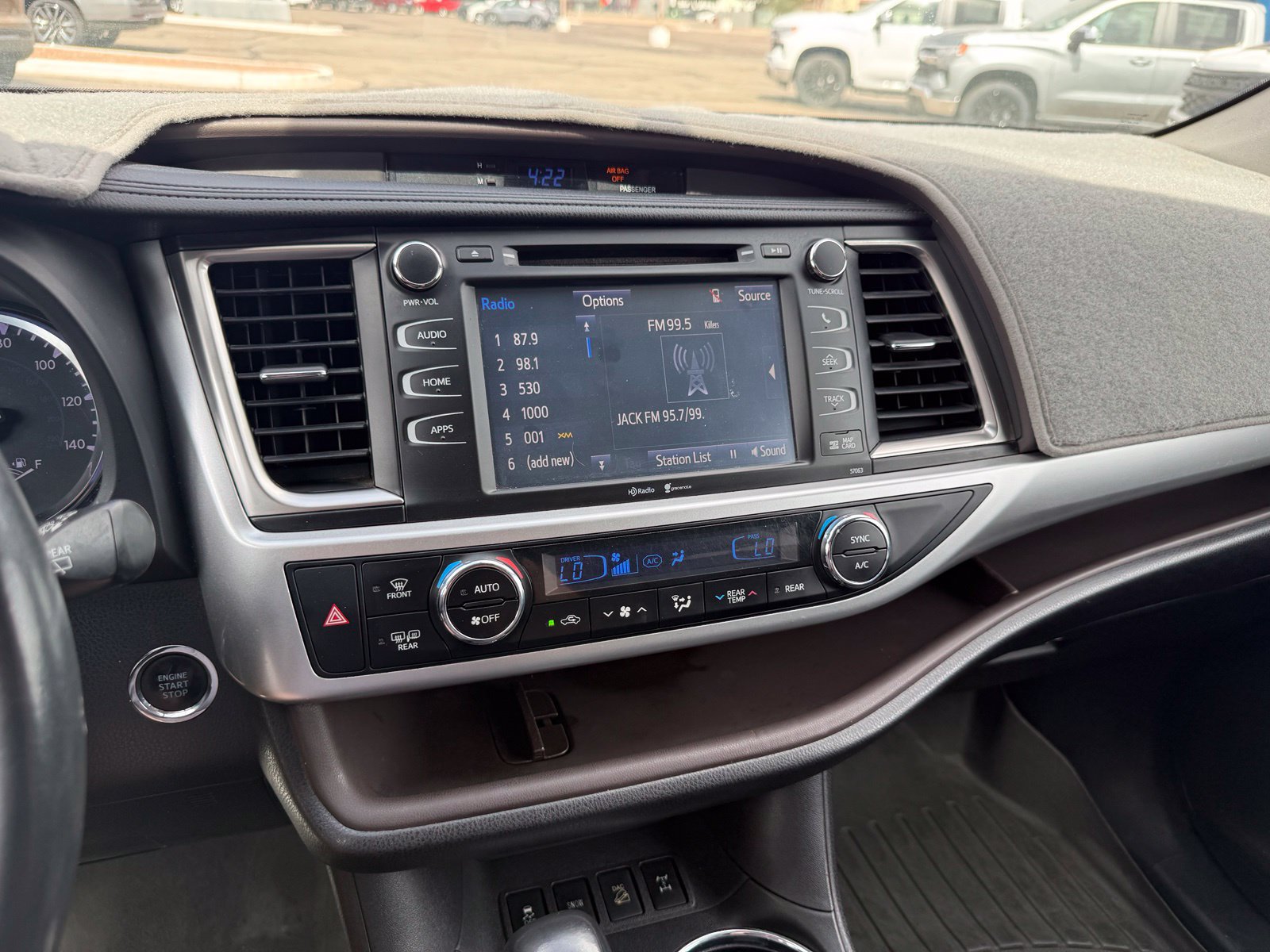Used 2014 Toyota Highlander XLE AWD/4WD image 23