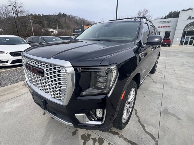 Used 2021 GMC Yukon XL Denali w/ Denali Premium Package image 7