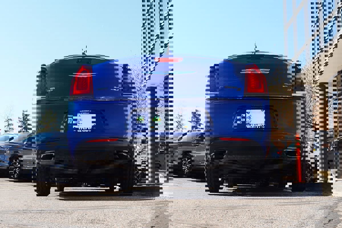 Used 2018 Chrysler 300 S image 12