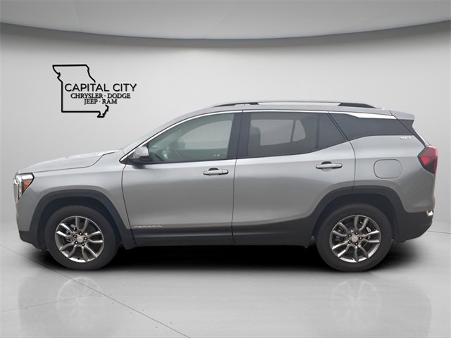 Used 2024 GMC Terrain SLT image 6