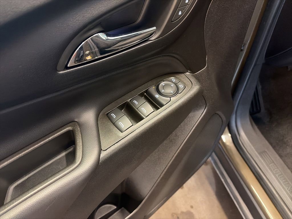 Used 2023 Chevrolet Equinox LT AWD/4WD image 19