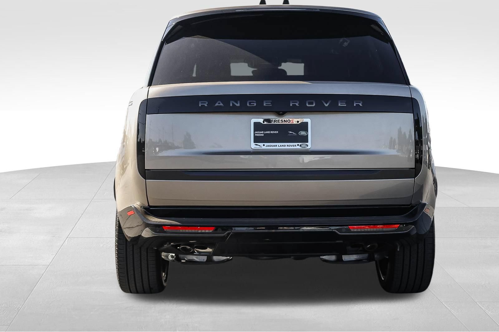 New 2026 Land Rover Range Rover Long Wheelbase SE AWD/4WD image 6