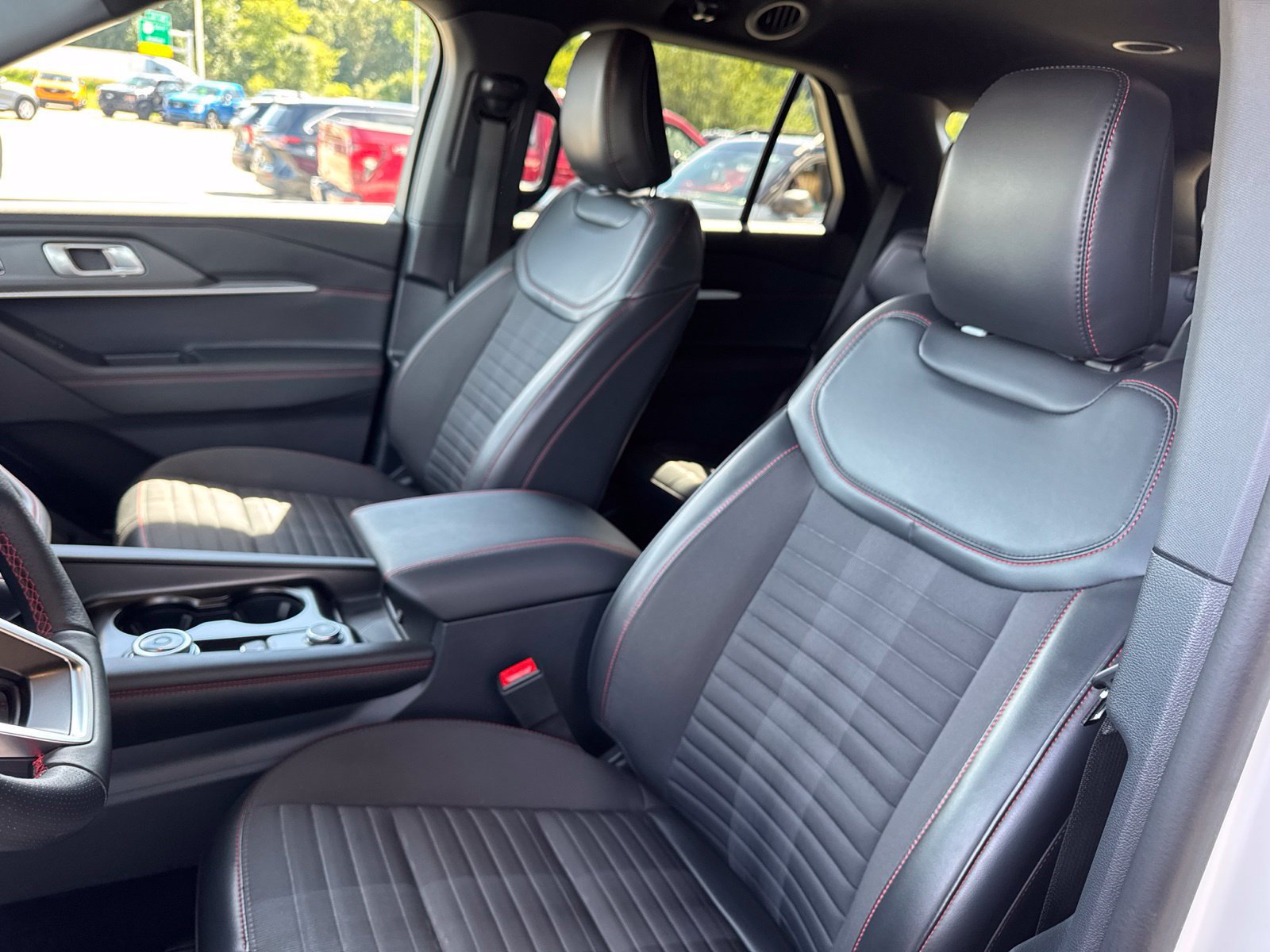 Certified 2025 Ford Explorer ST-Line AWD/4WD image 24