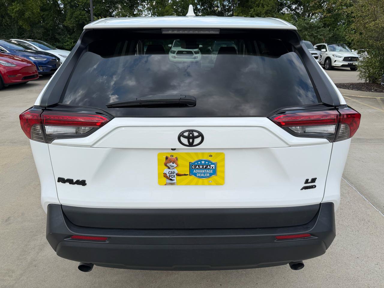 Used 2024 Toyota RAV4 LE AWD/4WD image 6