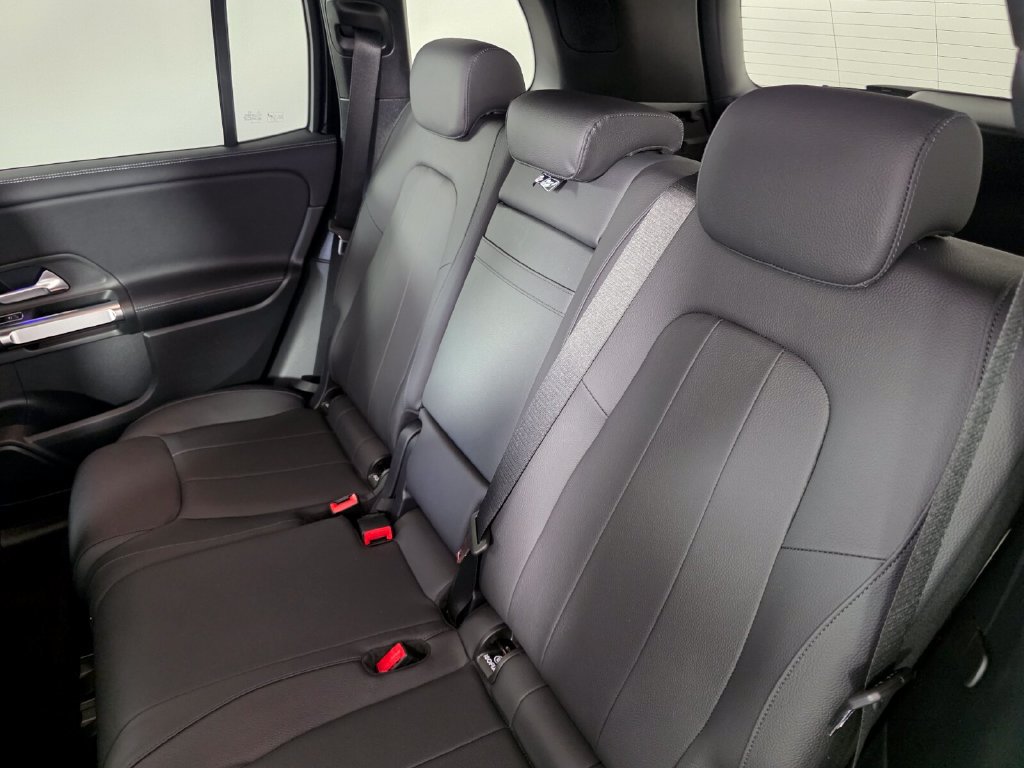 Certified 2025 Mercedes-Benz GLB 250 image 15