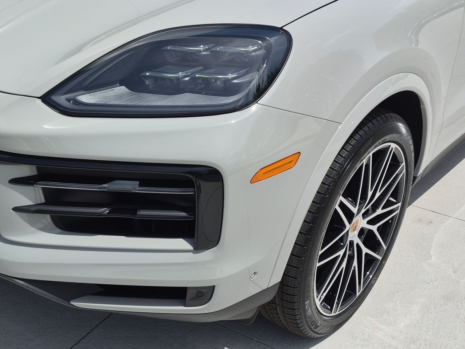 New 2026 Porsche Cayenne Coupe AWD/4WD image 12