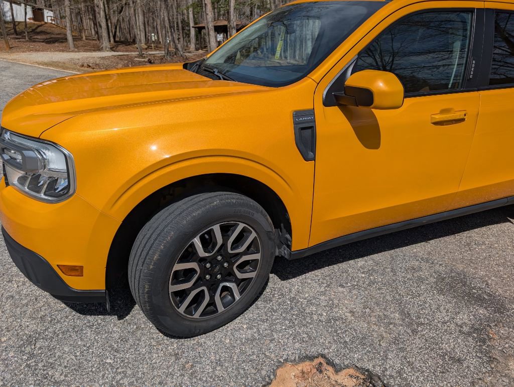 Used 2022 Ford Maverick Lariat image 2