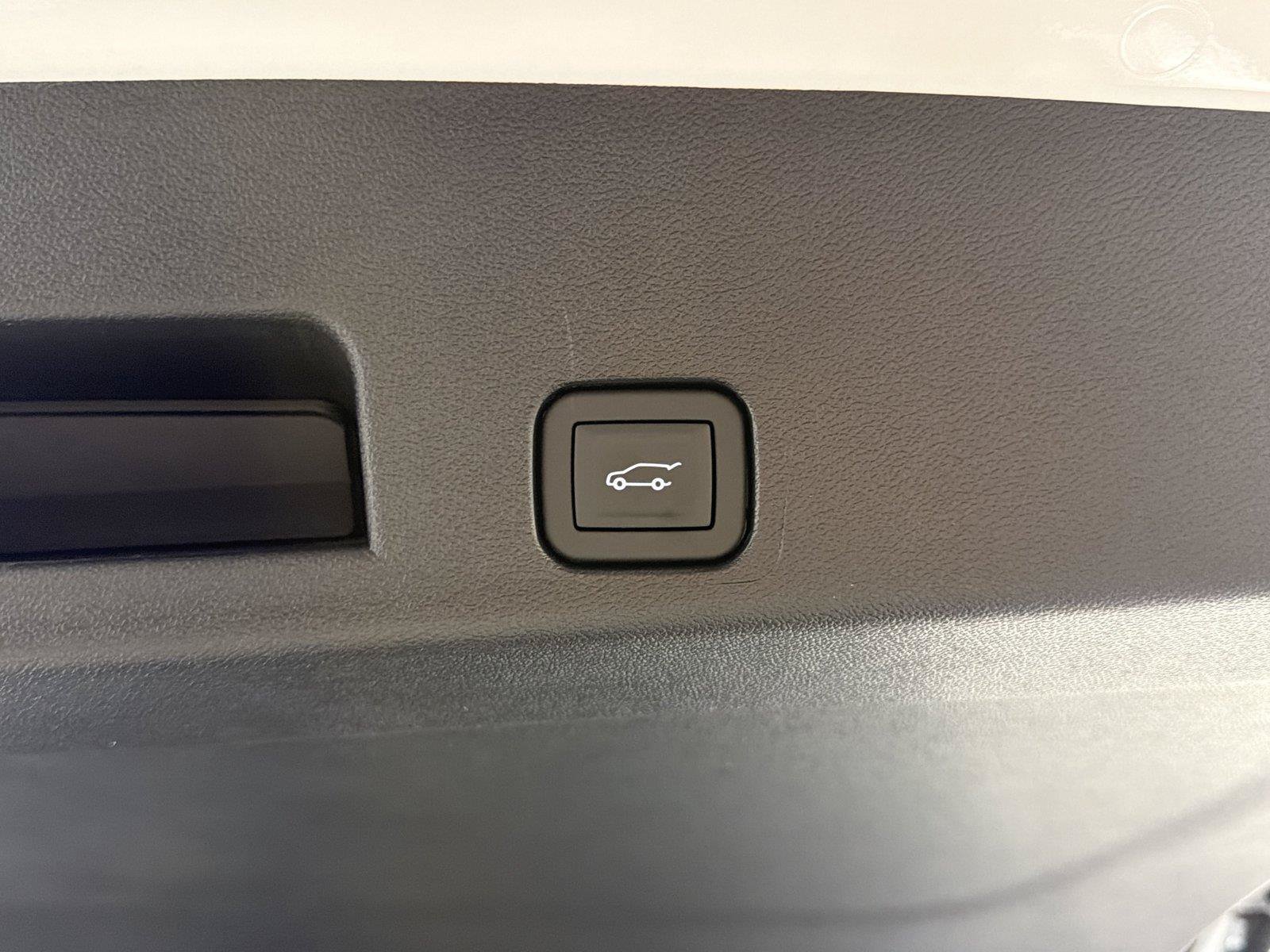New 2027 GMC Acadia Elevation w/ Black Edition FWD image 18