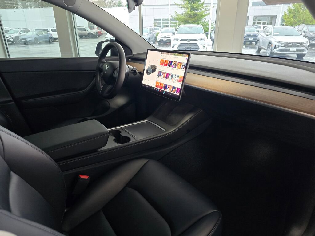 Used 2021 Tesla Model Y Long Range image 49