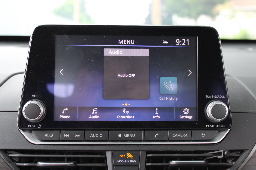 Used 2025 Nissan Altima 2.5 SV FWD image 16