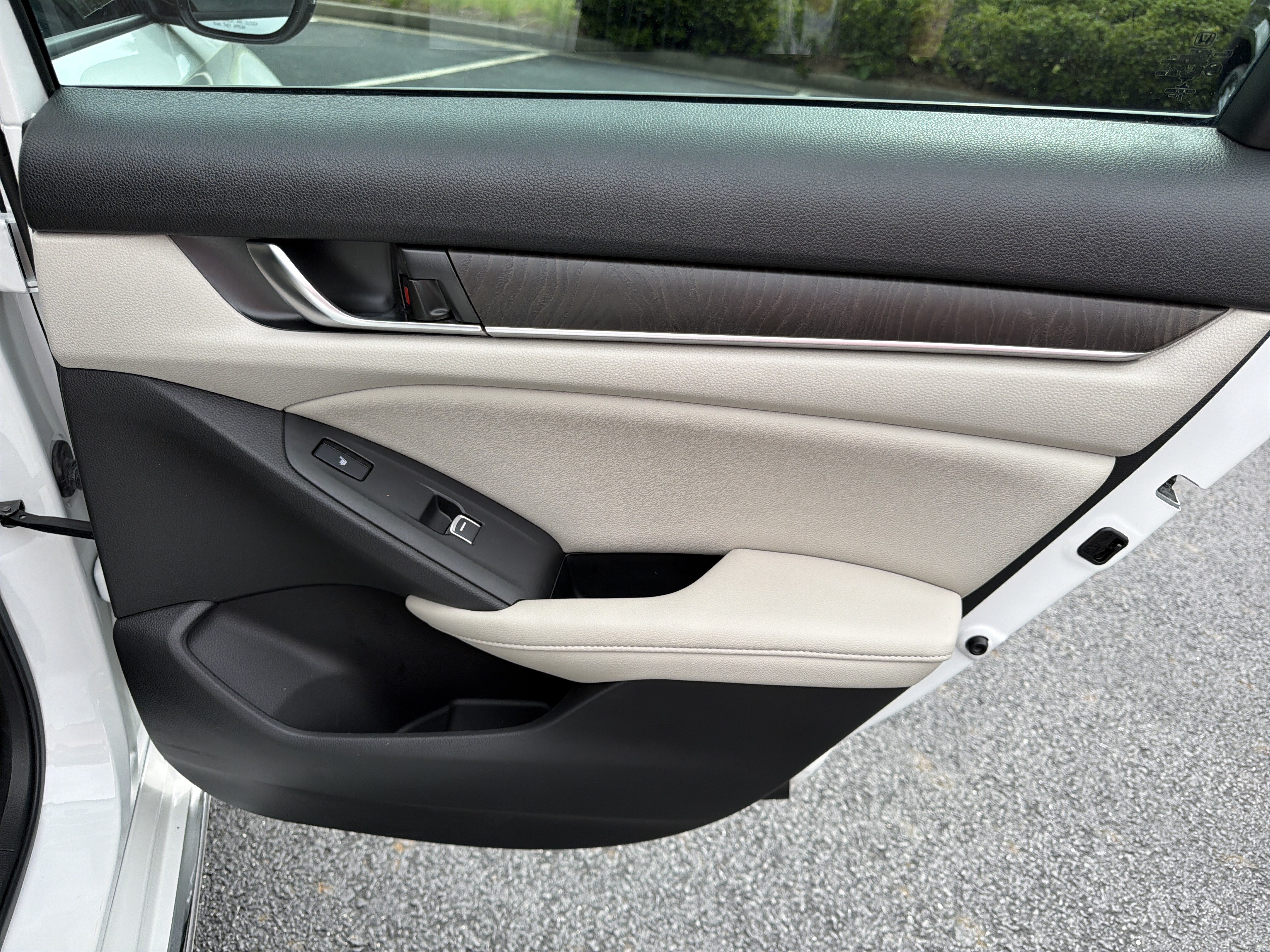Used 2022 Honda Accord Touring image 16