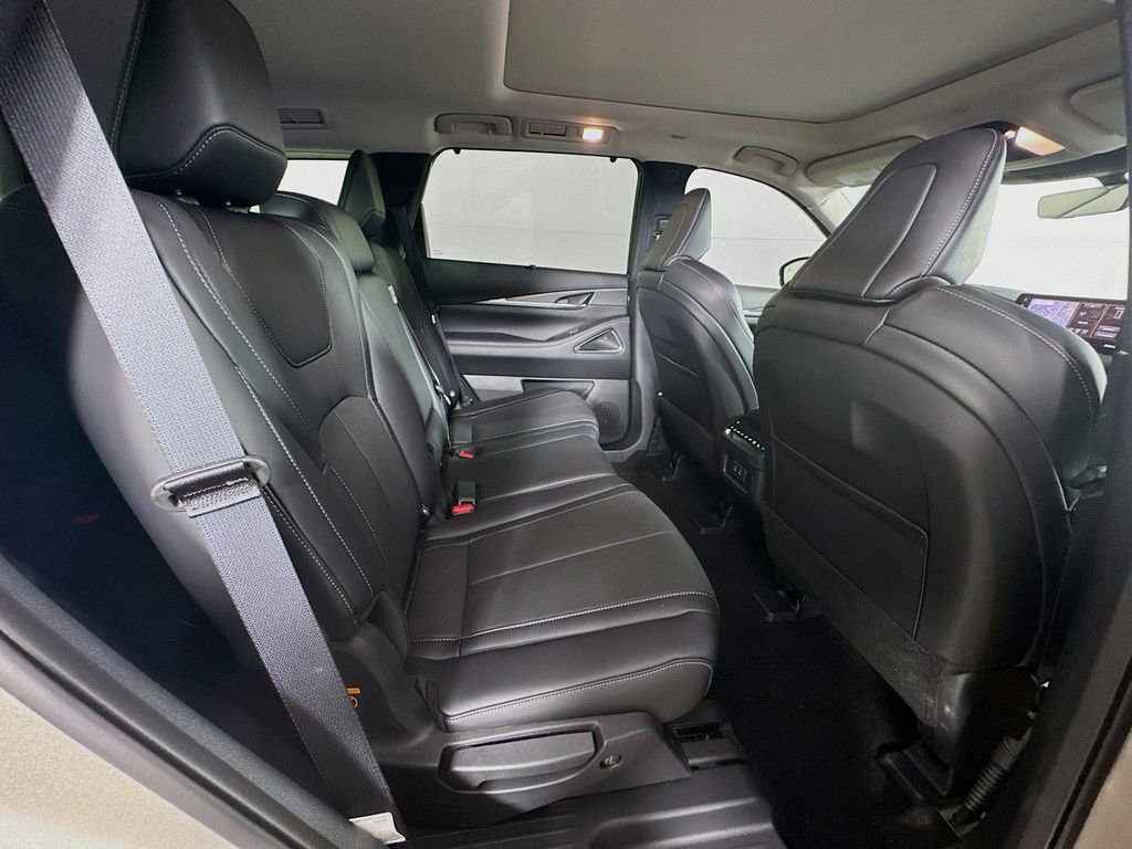 Certified 2026 INFINITI QX60 Luxe w/ Cargo Package image 37