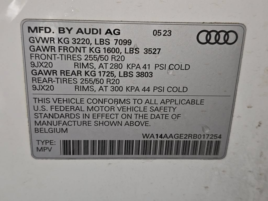 Used 2024 Audi Q8 e-tron Premium Plus AWD/4WD image 29
