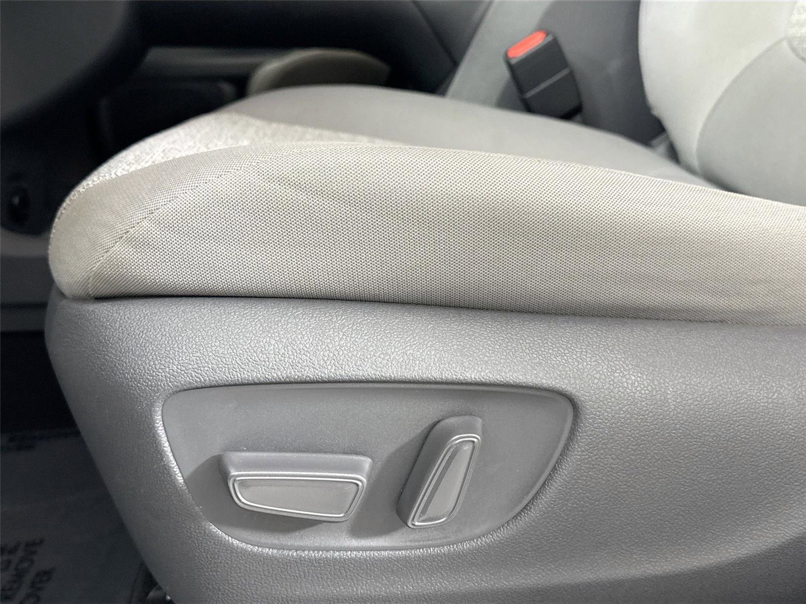 Used 2021 Toyota Sienna LE w/ LE Plus Package image 30